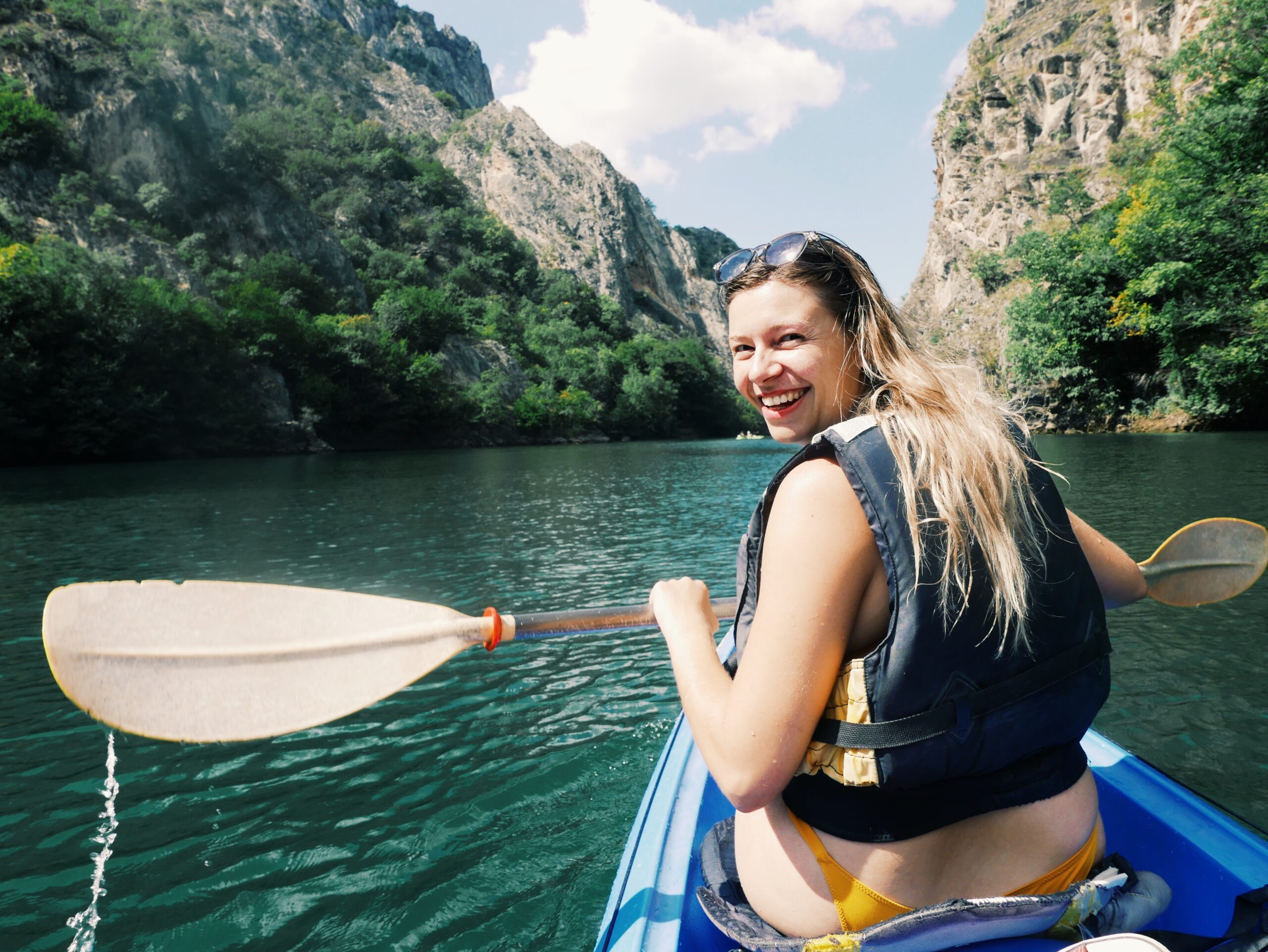 Rebecca im Kayak